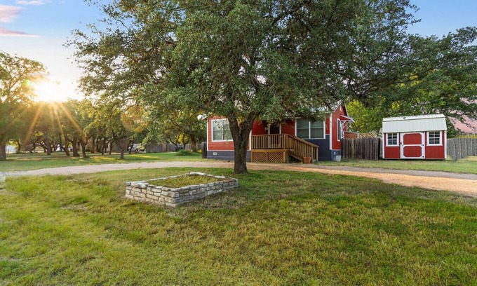 Dripping Springs House | Charming 50s Cottage