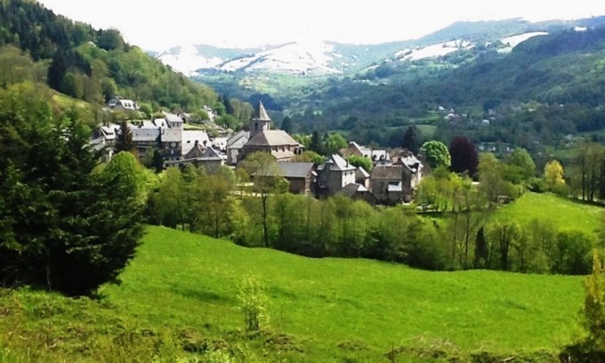 Thiezac Cottage | Family-Friendly Gite Thiézac with Spa and Breakfast Included