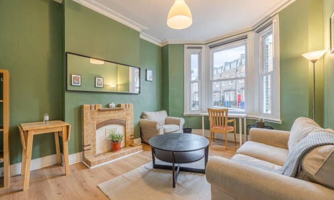East Walworth House | Welcoming 6-Bedroom Victorian House near London Bridge