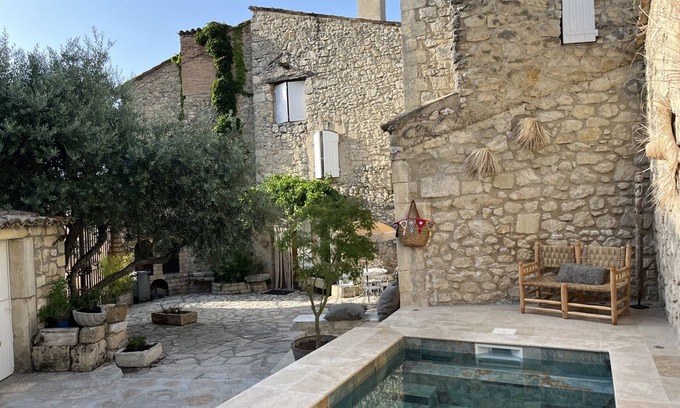 Mallemort House | Relax at Villa Mallemort with Private Pool and Spa