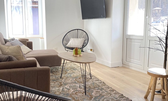 Aiguilles Apartment | Exceptional 3-Bed Apartment with Pool & Breakfast Included