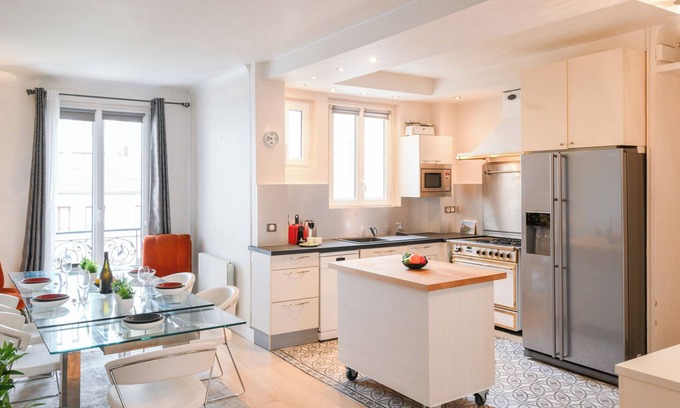 Gare Apartment | Elegant 90m² Retreat near François Mitterrand Library