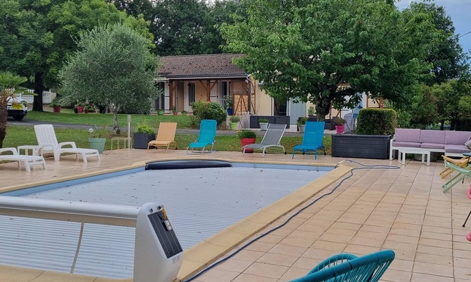 Figeac House | Relaxing 6/8 Sleeper House with Pool in Lunan – Guest Rated 9.8