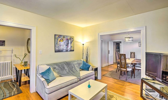 Melrose House | Relaxing Albany Retreat with Spa & Breakfast Near Downtown