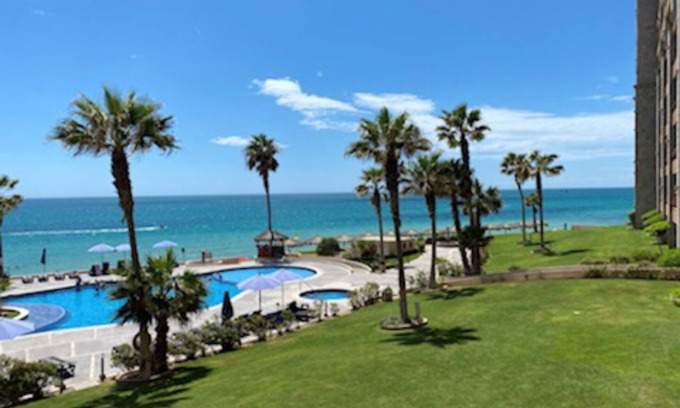 Sandy Beach Condo | Bright 1 Bedroom Condo with Spa and Pool - Rated 10/10