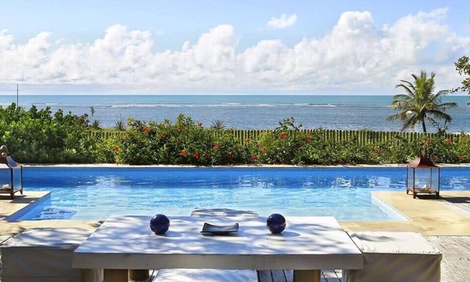 Alto da Cruz Apartment | Cozy Bungalow Beach Retreat with Spa & Breakfast Included