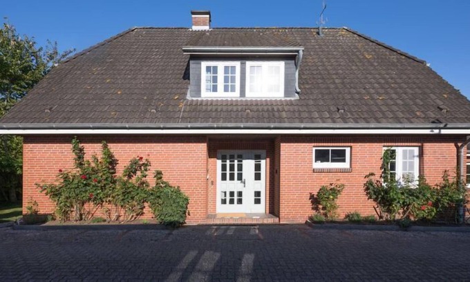 Aventoft Apartment | Cozy Holiday Home with Fireplace, Pet and Child Friendly