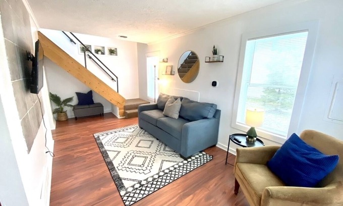 Lansing House | Inviting Lansing Loft Home with Pet-Friendly Amenities