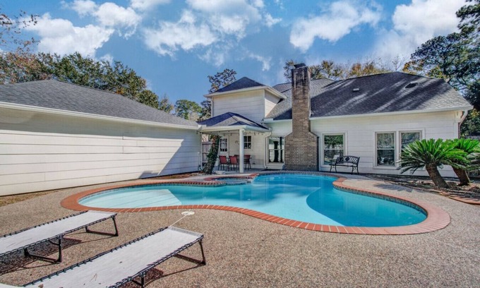 Klein House | Inviting 4 BR Retreat with Pool and Family-Friendly Amenities