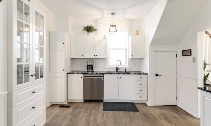 Arnprior House | Recently Renovated Home in Arnprior with Pool Access