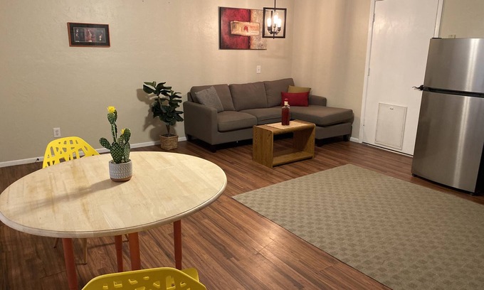Tucson House | Private Guesthouse in Tucson with Spa & Breakfast Included