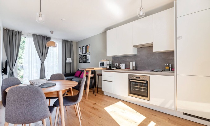 Donaustadt Apartment | Serene Roof Apartment Near VIC, UNO & Danube River