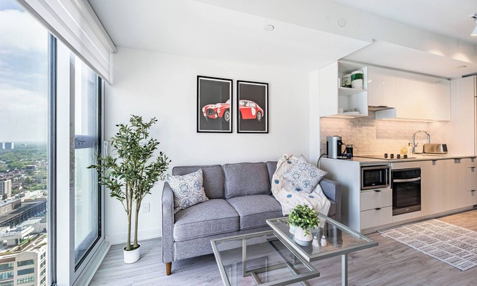 Bay Street Corridor Condo | Charming and Spacious 2 Bed 2 Bath - Heart of downtown Toronto