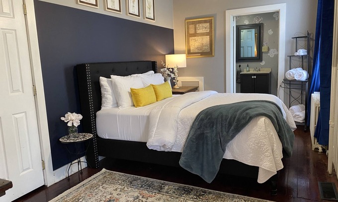 Rohrerstown Apartment | Unique 1 Bedroom Victorian Apartment with Ocean View
