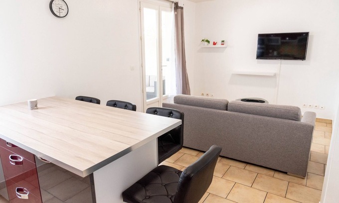 Clichy-Sous-Bois Apartment | Cozy Apartment Close to Paris & Disney Airport, Family-Friendly