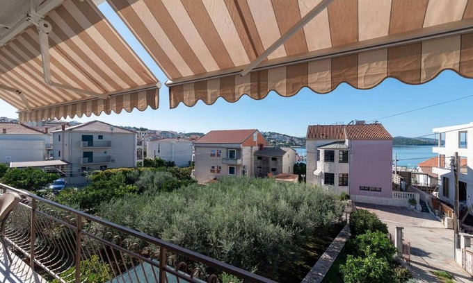 Okrug Gornji Apartment | Charming Apartment Domi