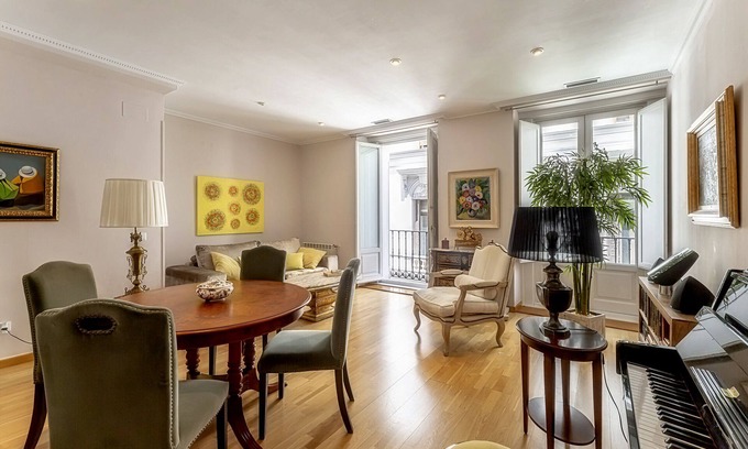 Huertas House | Delightful Apartment Cortes: Pet-Friendly Retreat Awaits