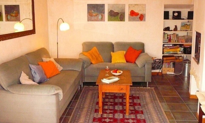 Vaugines House | Charming apartment, flooded with sunlight and panoramic views, pets welcome