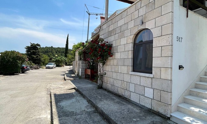 Cove Tri Zala (Zrnovo) Apartment | Cozy Apartment for Two in Beautiful Korčula with Breakfast