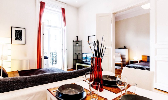 Terezvaros Apartment | Beautiful Apartment in Andrássy Area with Top Amenities