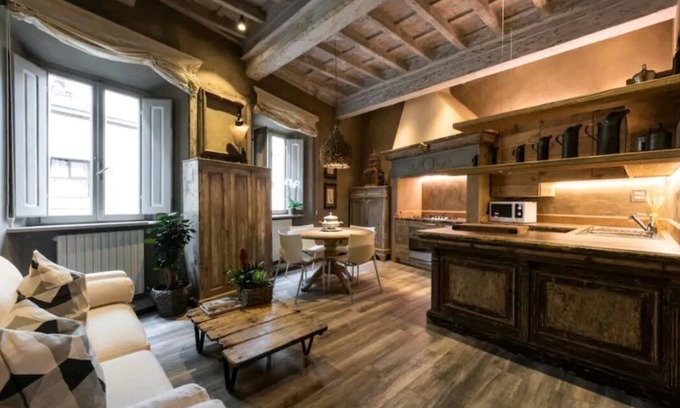 Santa Croce Bed & Breakfast | Elegant Apartment in the Heart of Florence with Spa Access