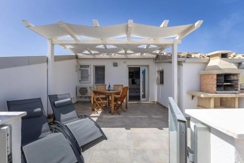 Punta Secca Apartment | Seaside Apartment in Punta Secca with Child-Friendly Perks