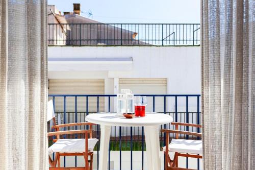 Llafranc Apartment | Spacious 3-Bedroom Apartment with City View in Llafranc