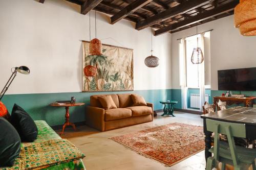 Monti Apartment | Elegant Apartment in Monti, Steps from the Colosseum