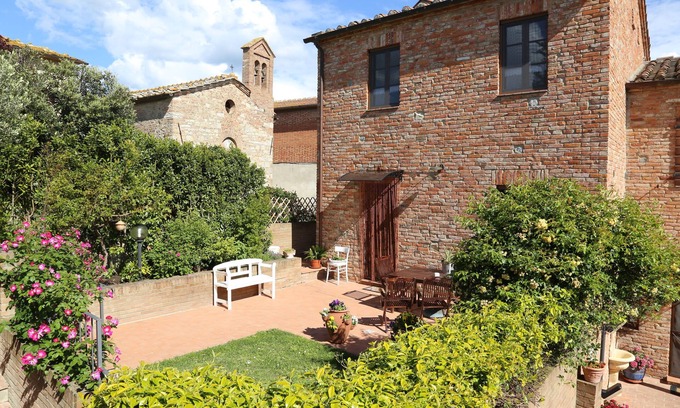 Ponte di Gabbiano Apartment | Exceptional Apartment in the Heart of Crete Senesi