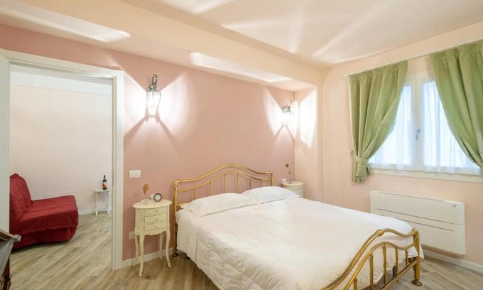 Lastra a Signa Apartment | Cozy One Bedroom Apartment with Wifi in Lastra a Signa