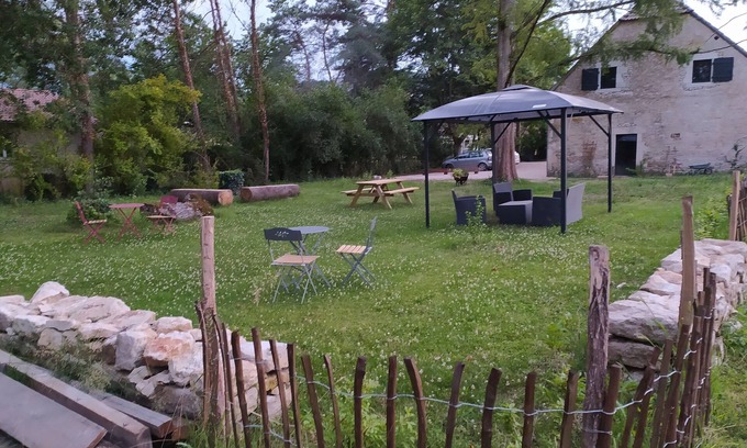 Saint Sozy Apartment | Inviting Apartment "Le Célé" with Pool & Breakfast Included