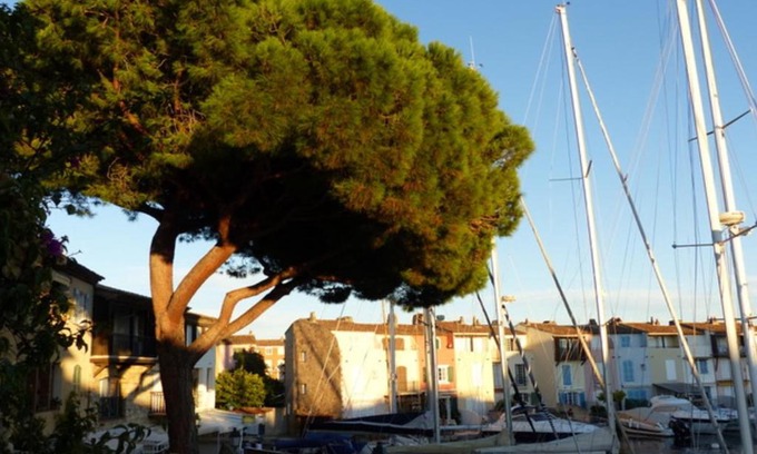 Port Grimaud Apartment | Scenic Apartment with Lake Views, Pet and Child Friendly