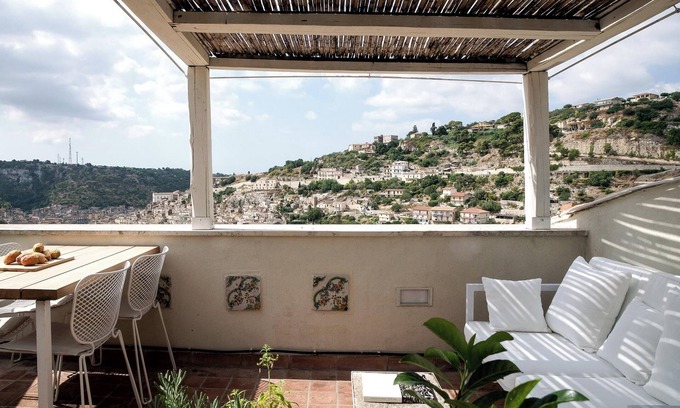 Modica House | Idyllic Artist's Retreat with Breathtaking Views in Modica