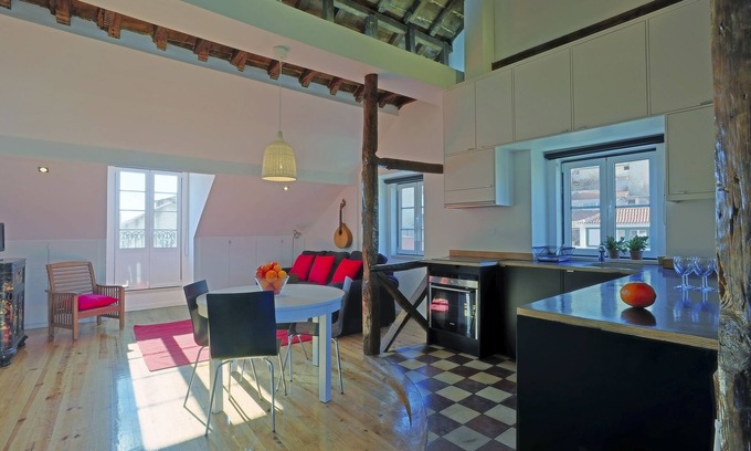 Alfama Apartment | Panoramic Terrace with Pantheon View in Alfama, Lisbon