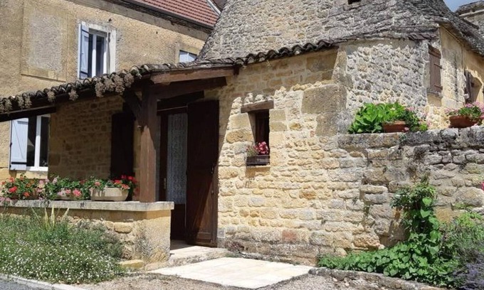 Tamnies Bed & Breakfast | Charming B&B in the Périgord Noir in the heart of a former priory(4)