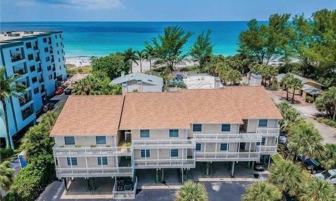 Indian Rocks Beach Condo | Cozy Beachside Retreat for 4 with Kitchen Amenities