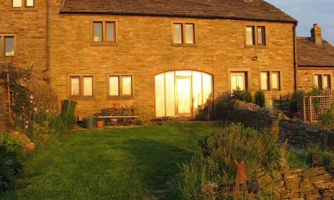 Belthorn Cottage | Idyllic Barn Retreat with Breathtaking Rural Views