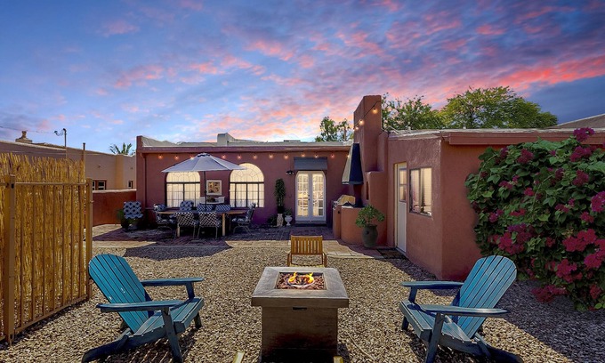 Sam Hughes House | Cozy Basement Studio - Steps from UofA with Spa Amenities