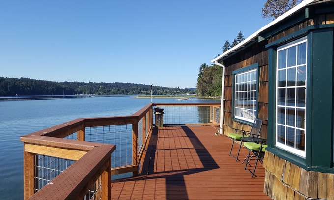 Vashon Island House | Exceptional Beach Cabin with Ocean View in Quartermaster Harbor