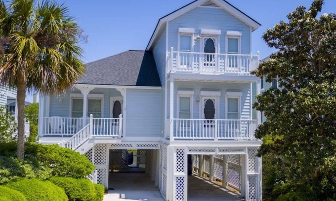 Isle of Palms Cottage | Beachfront Cottage with Lagoon Views & Pool - 18 Pelican