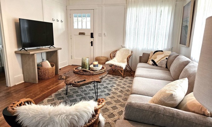 Morro Bay House | Cozy Beach Cottage Steps from the Shore with Pool Access