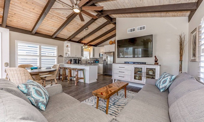 Jamaica Beach House | Cozy Beach House with Ocean View, Grills & Kayaks!