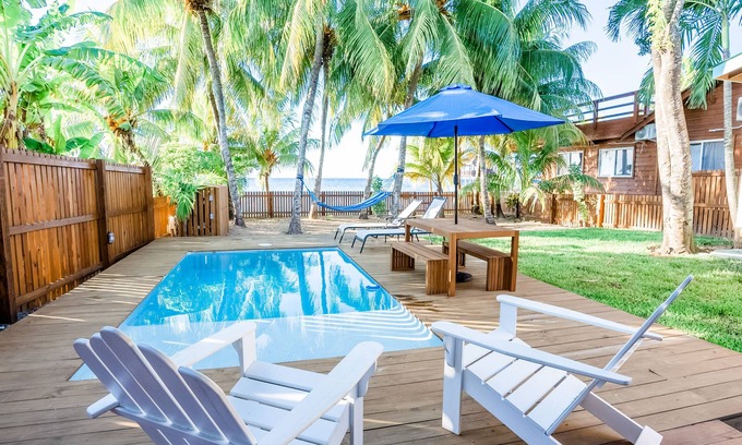 Antoneys Cay Cottage | Beachfront Cottage with Pool & Ocean Views - Coconut Cottage
