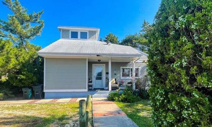 Manasquan Cottage | Beach Cottage Steps from the Ocean with Pet-Friendly Perks