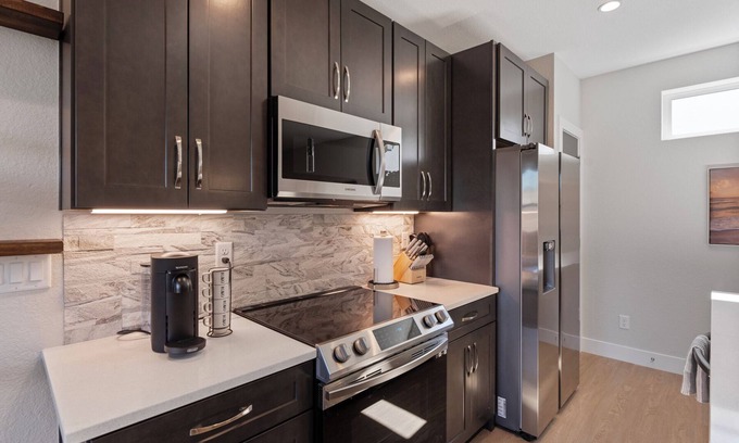 Barths House | Charming beautiful 3-bedroom townhome with WiFi and AC in Wheat Ridge