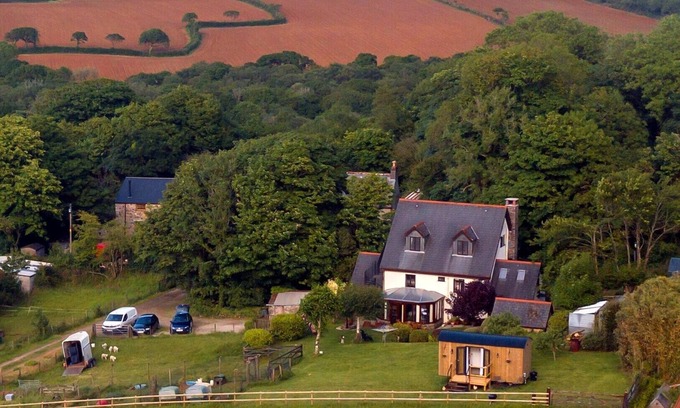 St Wenn Bed & Breakfast | Charming Bed and Breakfast - Demelza Cottage