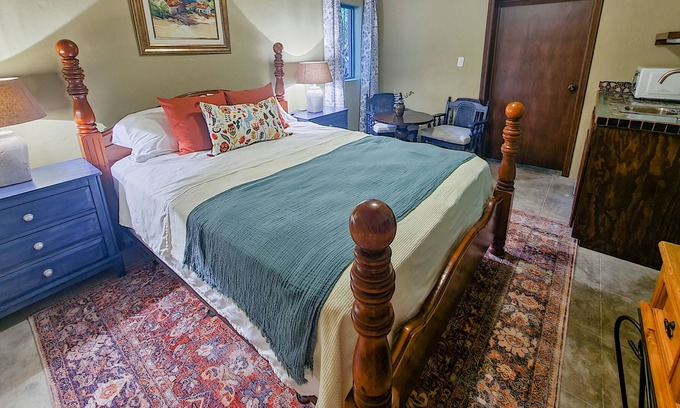 Alamos Apartment | Relaxing Bedroom with Pool Access in Hacienda La Quinta
