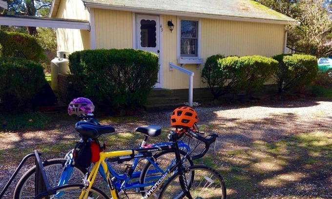 Brewster Cottage | Guest Rated: Brewster Cottage with Kitchen & Breakfast