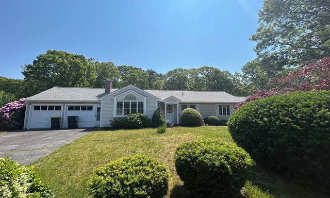 Bass River House | Charming, Bright 3BR/2BA – Walk to Beach, AC, Grill, Fire Pit & Private Backyard