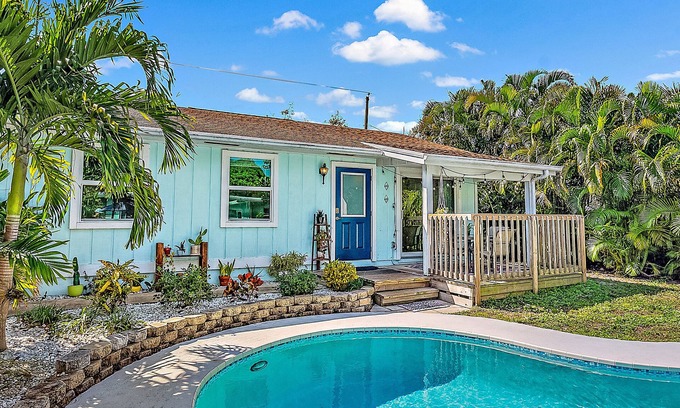 Florida North Atlantic Coast House | Pet-Friendly Bungalow with Pool & Ocean View in North Palm Beach